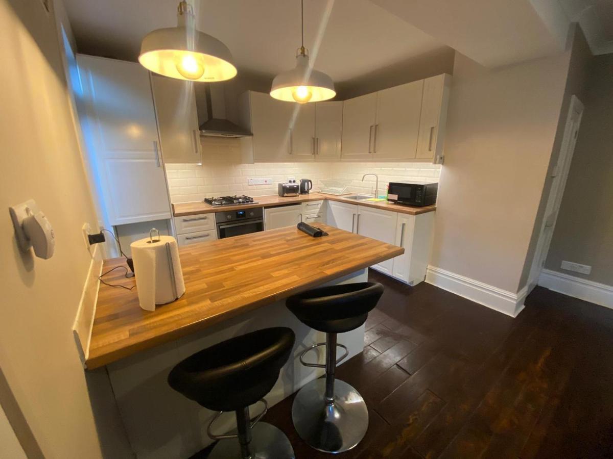 Spacious 2-Bed Apartment Londen Buitenkant foto