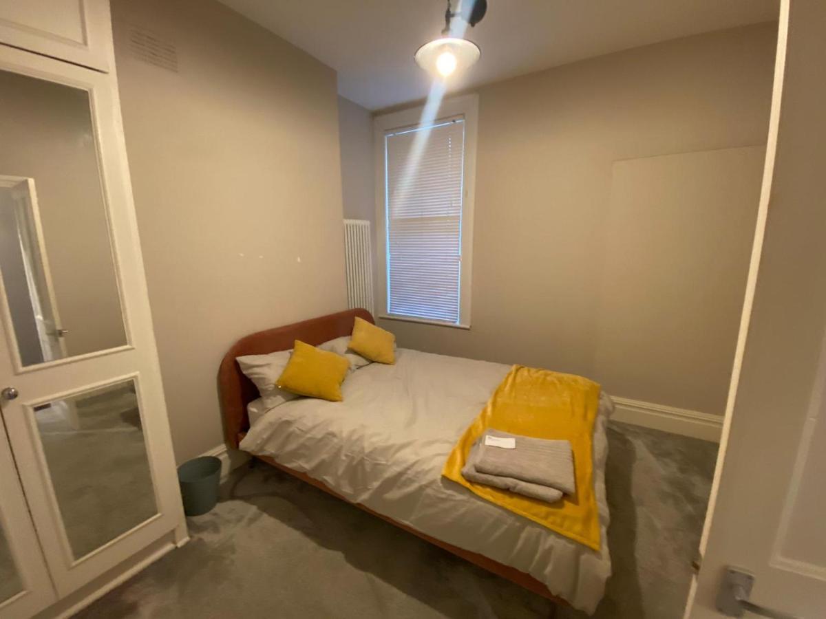 Spacious 2-Bed Apartment Londen Buitenkant foto