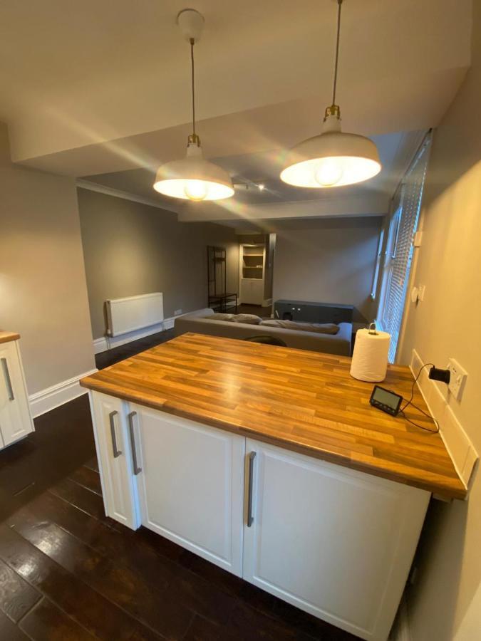 Spacious 2-Bed Apartment Londen Buitenkant foto